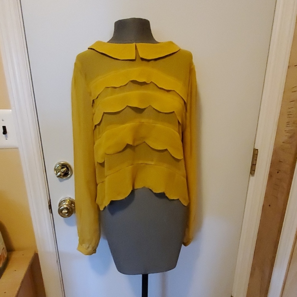 Tramp yellow blouse
